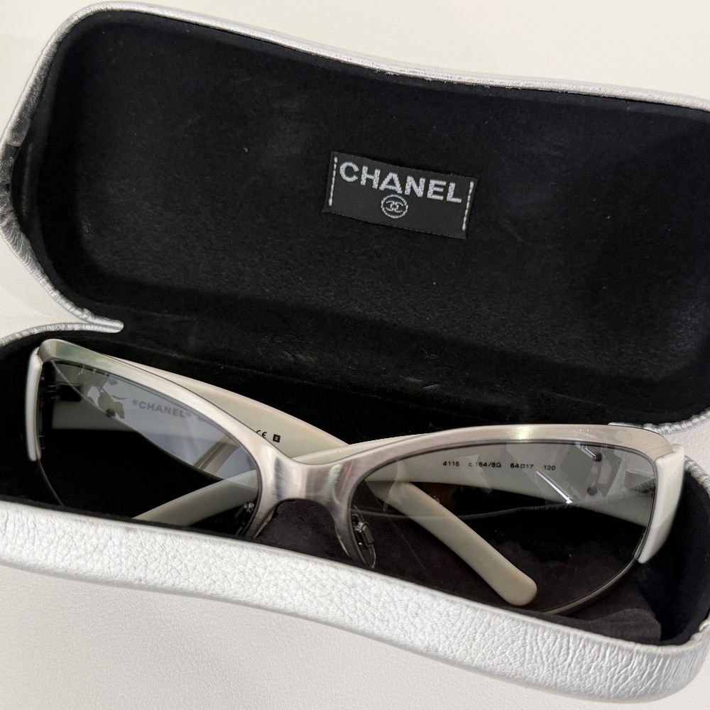 Authentic Chanel 4116 sunglasses